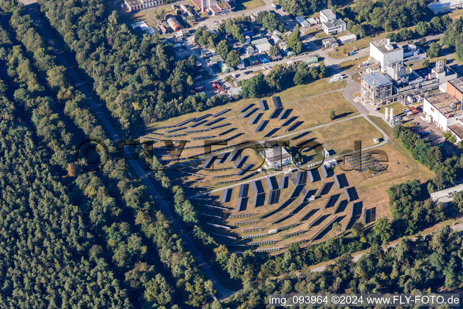 Vue d'oiseau de KIT Nord à le quartier Leopoldshafen in Eggenstein-Leopoldshafen dans le département Bade-Wurtemberg, Allemagne