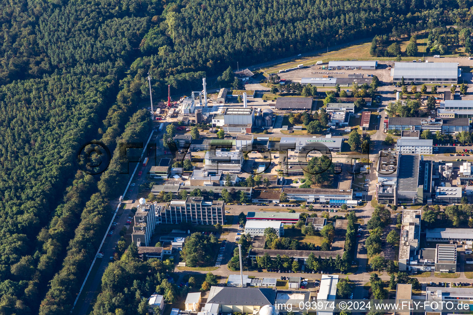 Quartier Leopoldshafen in Eggenstein-Leopoldshafen dans le département Bade-Wurtemberg, Allemagne depuis l'avion