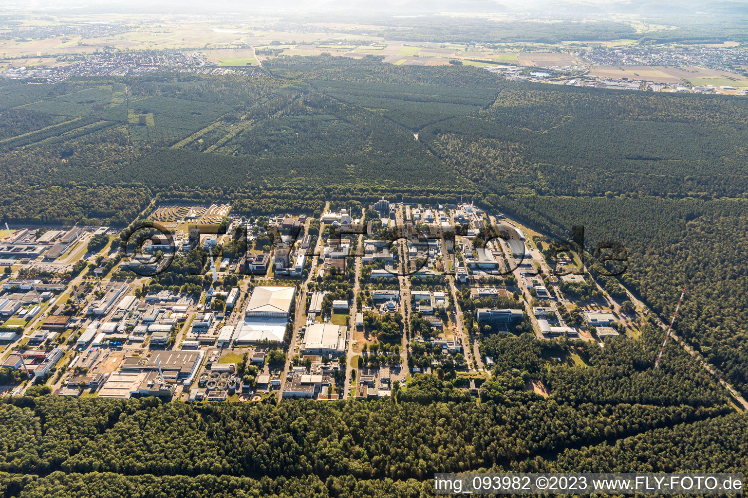 Quartier Leopoldshafen in Eggenstein-Leopoldshafen dans le département Bade-Wurtemberg, Allemagne vu d'un drone