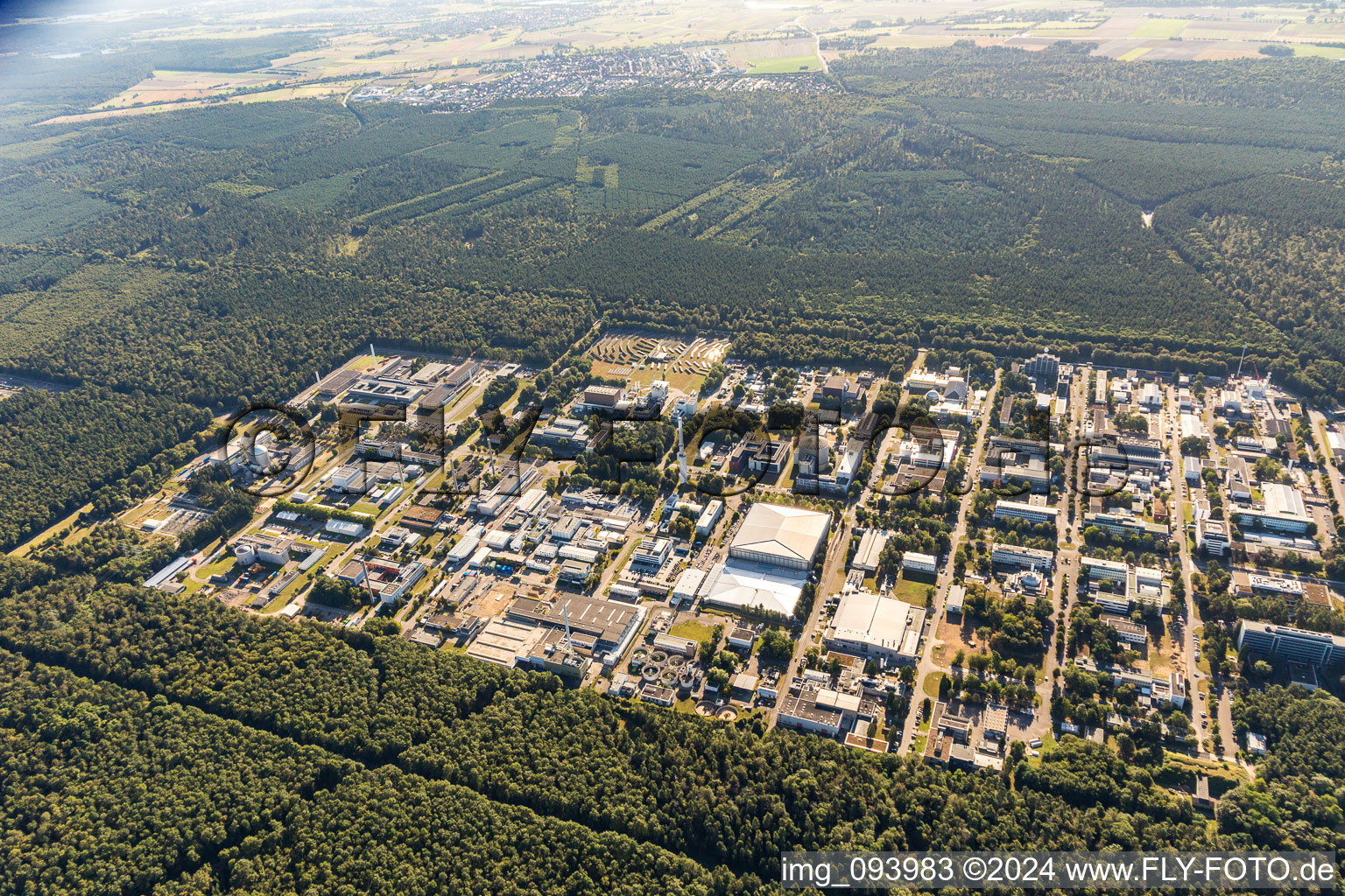 Vue aérienne de Quartier Leopoldshafen in Eggenstein-Leopoldshafen dans le département Bade-Wurtemberg, Allemagne