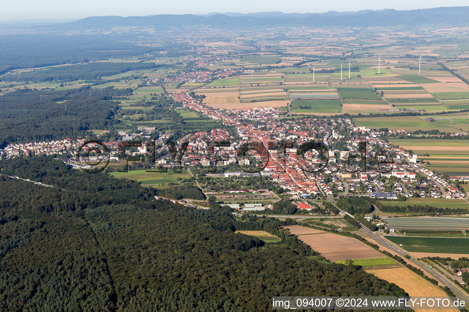 Vue aérienne de De l'est à Kandel dans le département Rhénanie-Palatinat, Allemagne