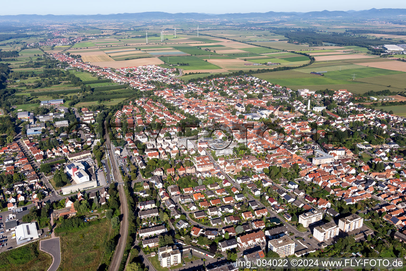 Photographie aérienne de Vue des rues et des maisons des quartiers résidentiels à Kandel dans le département Rhénanie-Palatinat, Allemagne