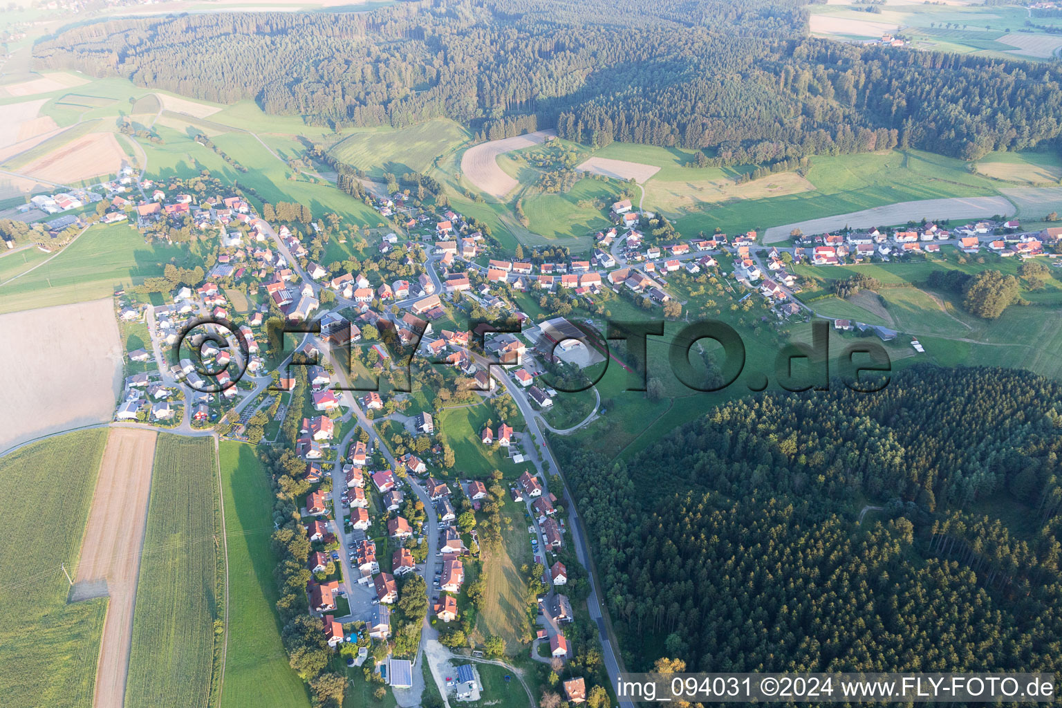 Vue aérienne de Quartier Zoznegg in Mühlingen dans le département Bade-Wurtemberg, Allemagne