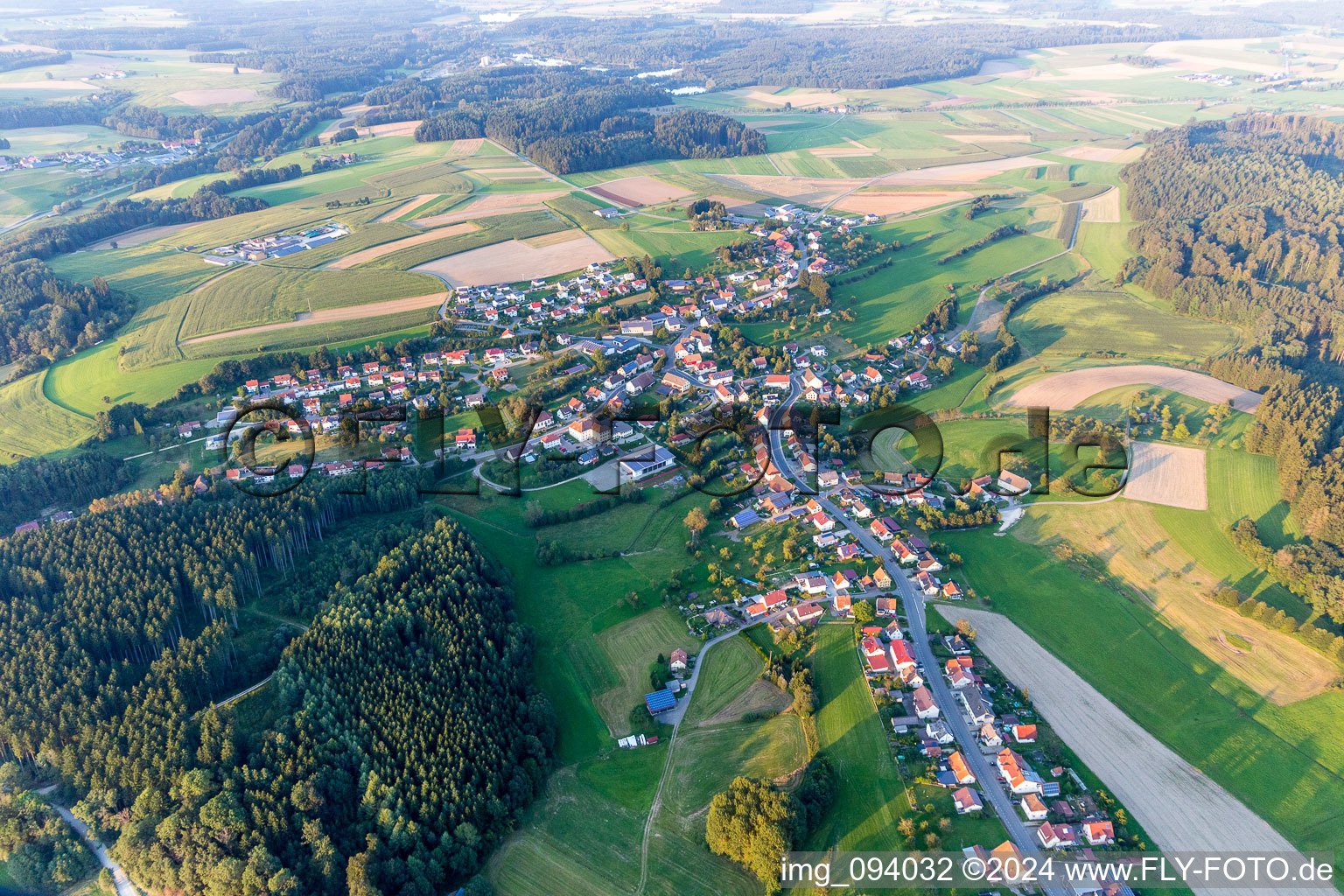 Vue aérienne de Quartier Zoznegg in Mühlingen dans le département Bade-Wurtemberg, Allemagne