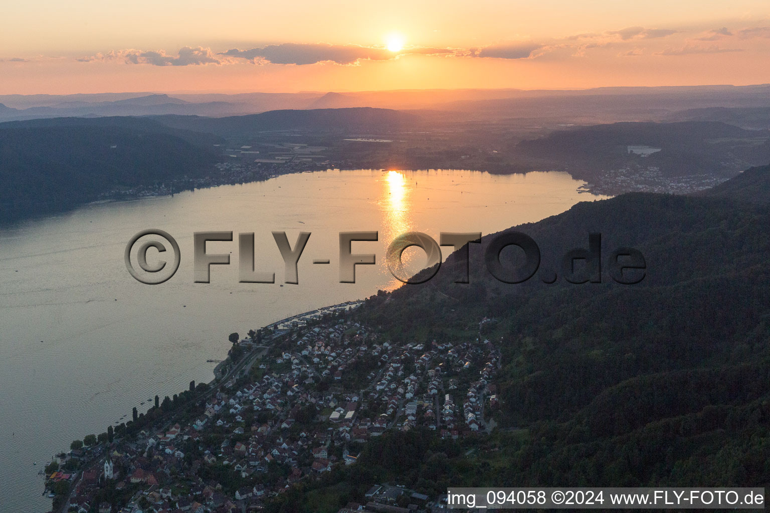 Sipplingen dans le département Bade-Wurtemberg, Allemagne depuis l'avion