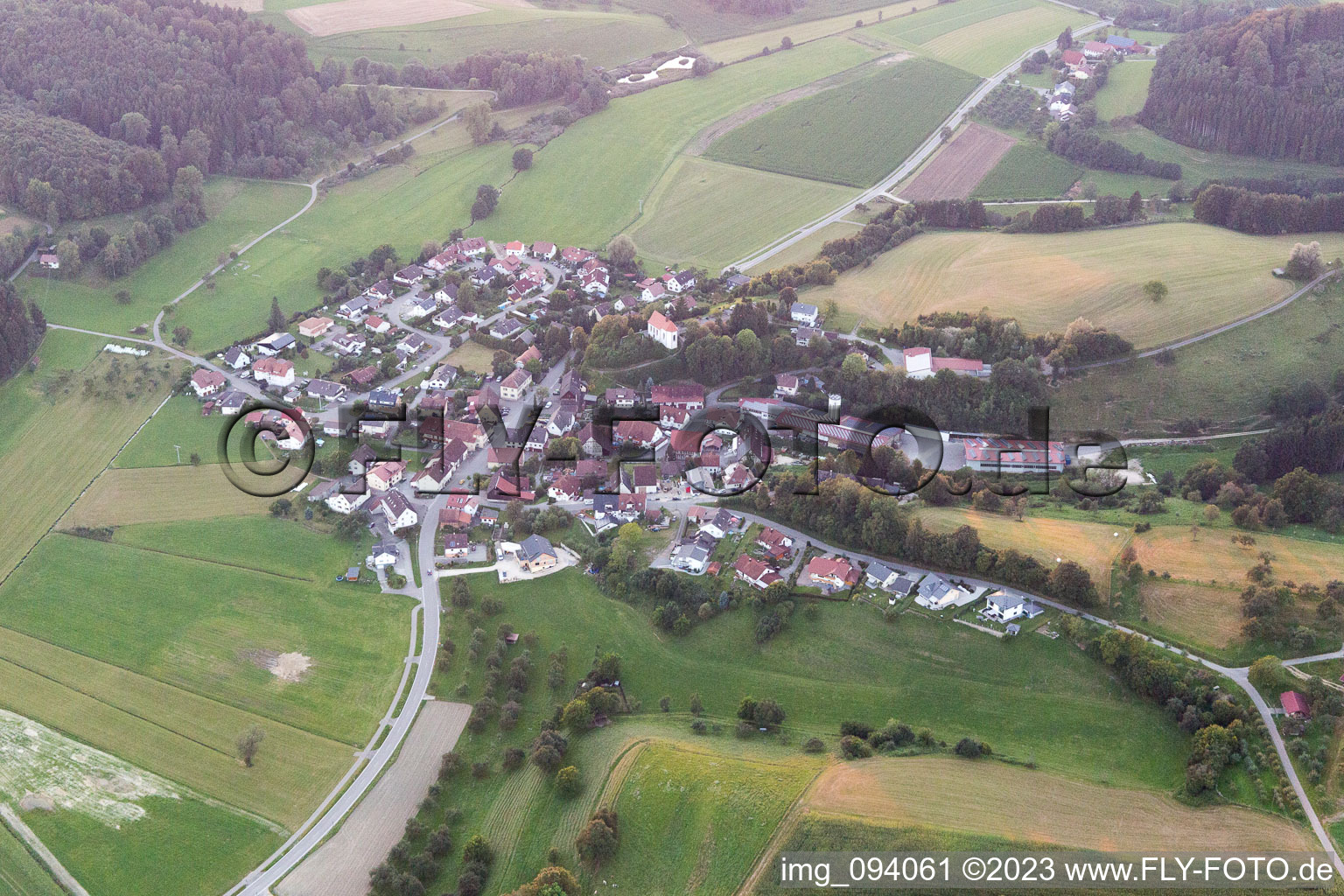 Vue aérienne de Quartier Seelfingen in Stockach dans le département Bade-Wurtemberg, Allemagne