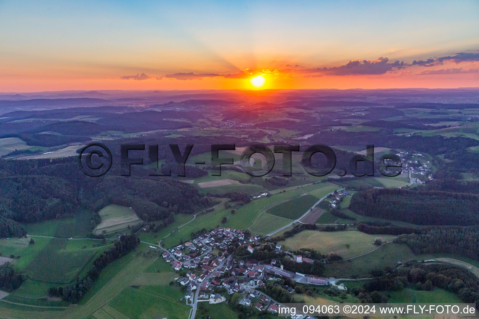 Vue aérienne de Quartier Seelfingen in Stockach dans le département Bade-Wurtemberg, Allemagne