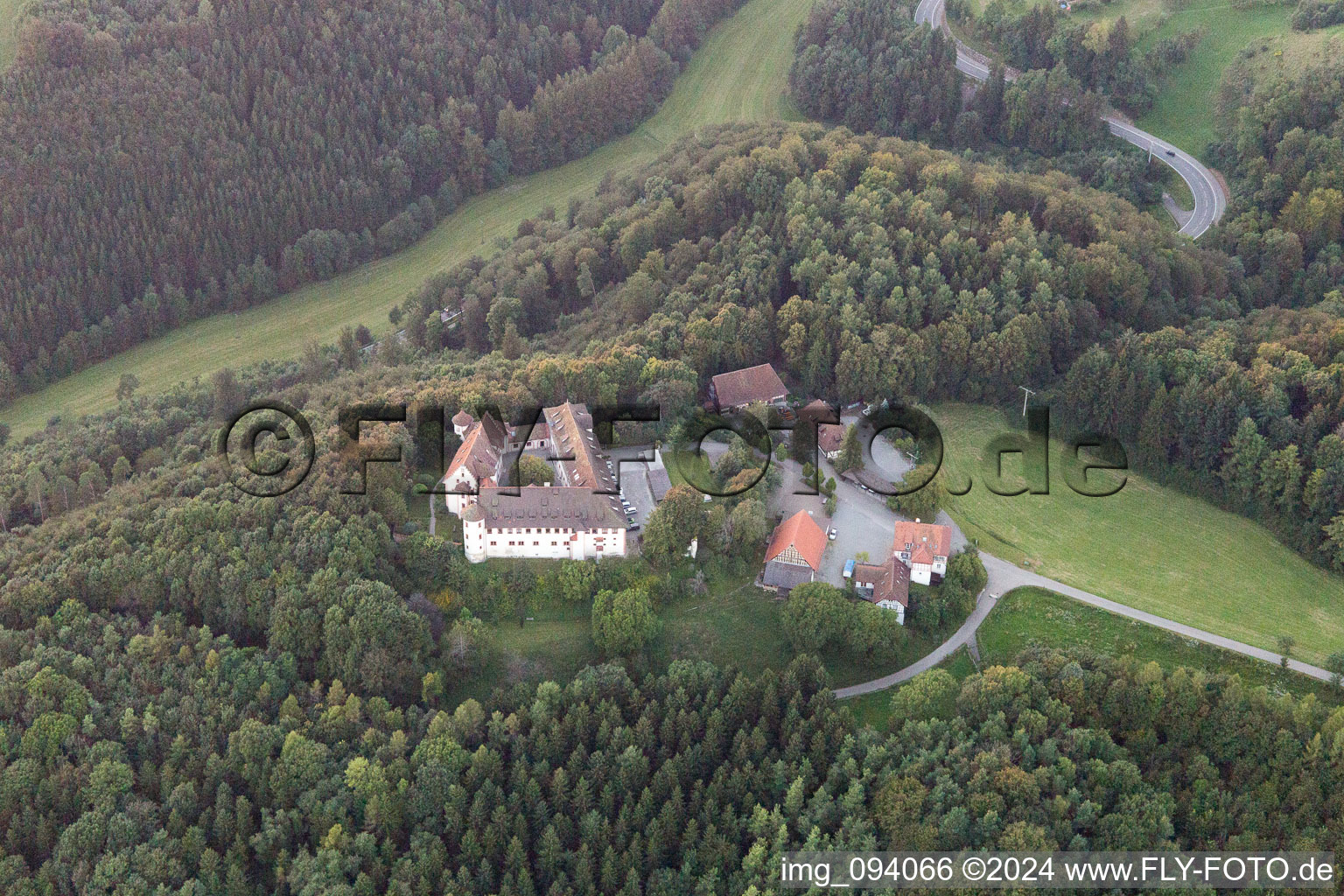 Vue aérienne de Château Hohenfels à le quartier Kalkofen in Hohenfels dans le département Bade-Wurtemberg, Allemagne