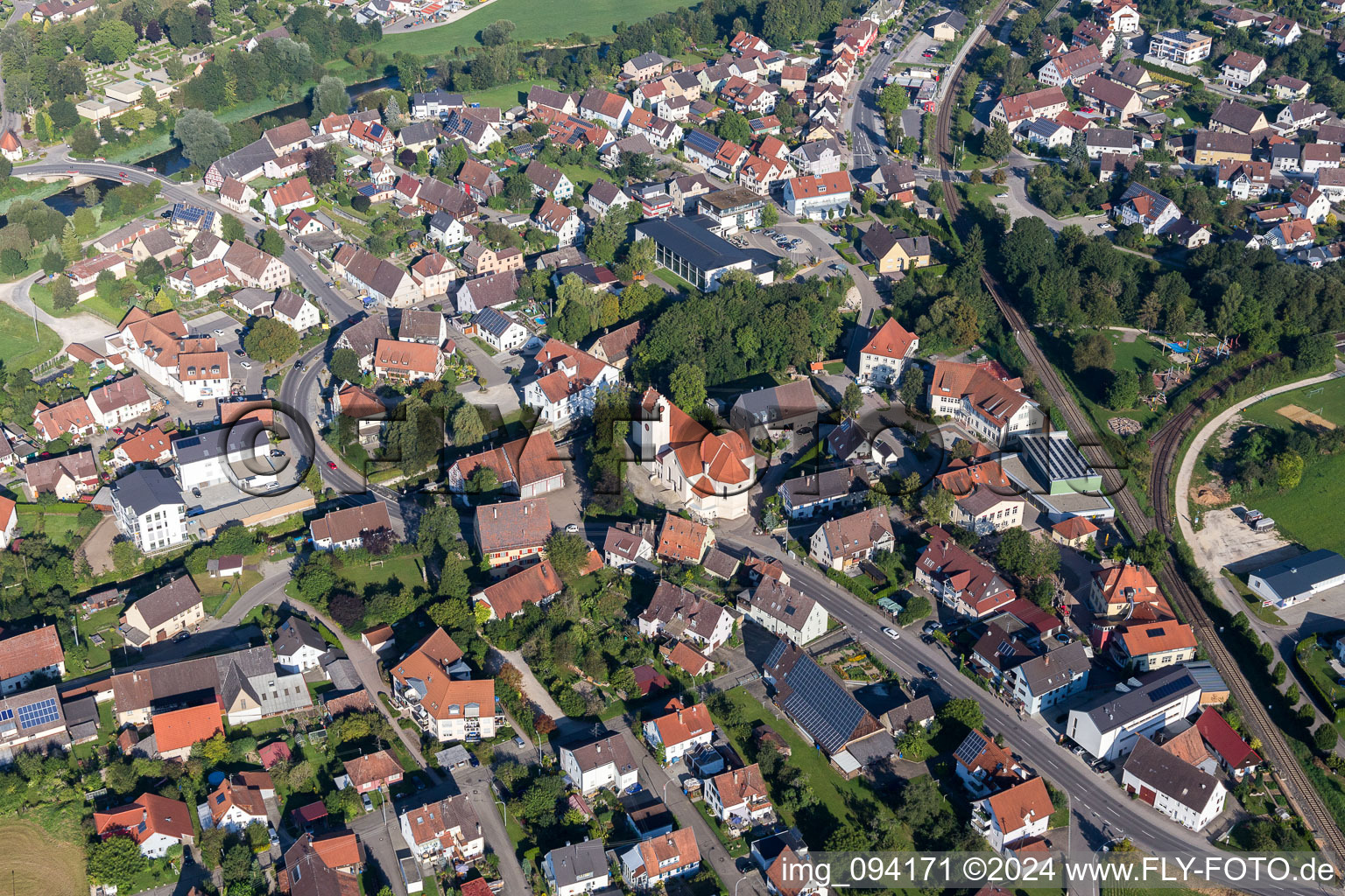 Vue aérienne de Zones riveraines du Danube à Sigmaringendorf dans le département Bade-Wurtemberg, Allemagne