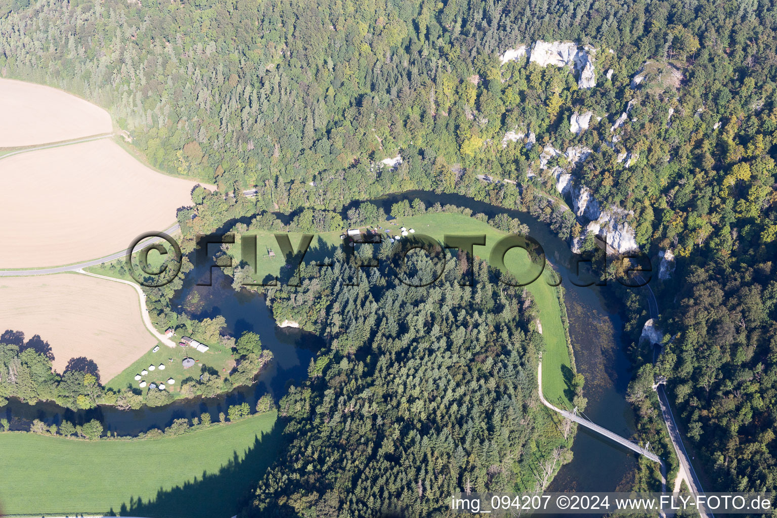 Vue aérienne de Boucle courbe des zones riveraines le long du Danube à le quartier Gutenstein in Sigmaringen dans le département Bade-Wurtemberg, Allemagne