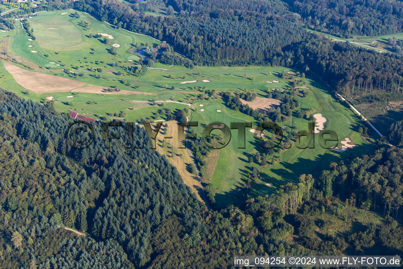 Vue aérienne de Château de Langenstein, terrain de golf The Country Club à Orsingen-Nenzingen dans le département Bade-Wurtemberg, Allemagne