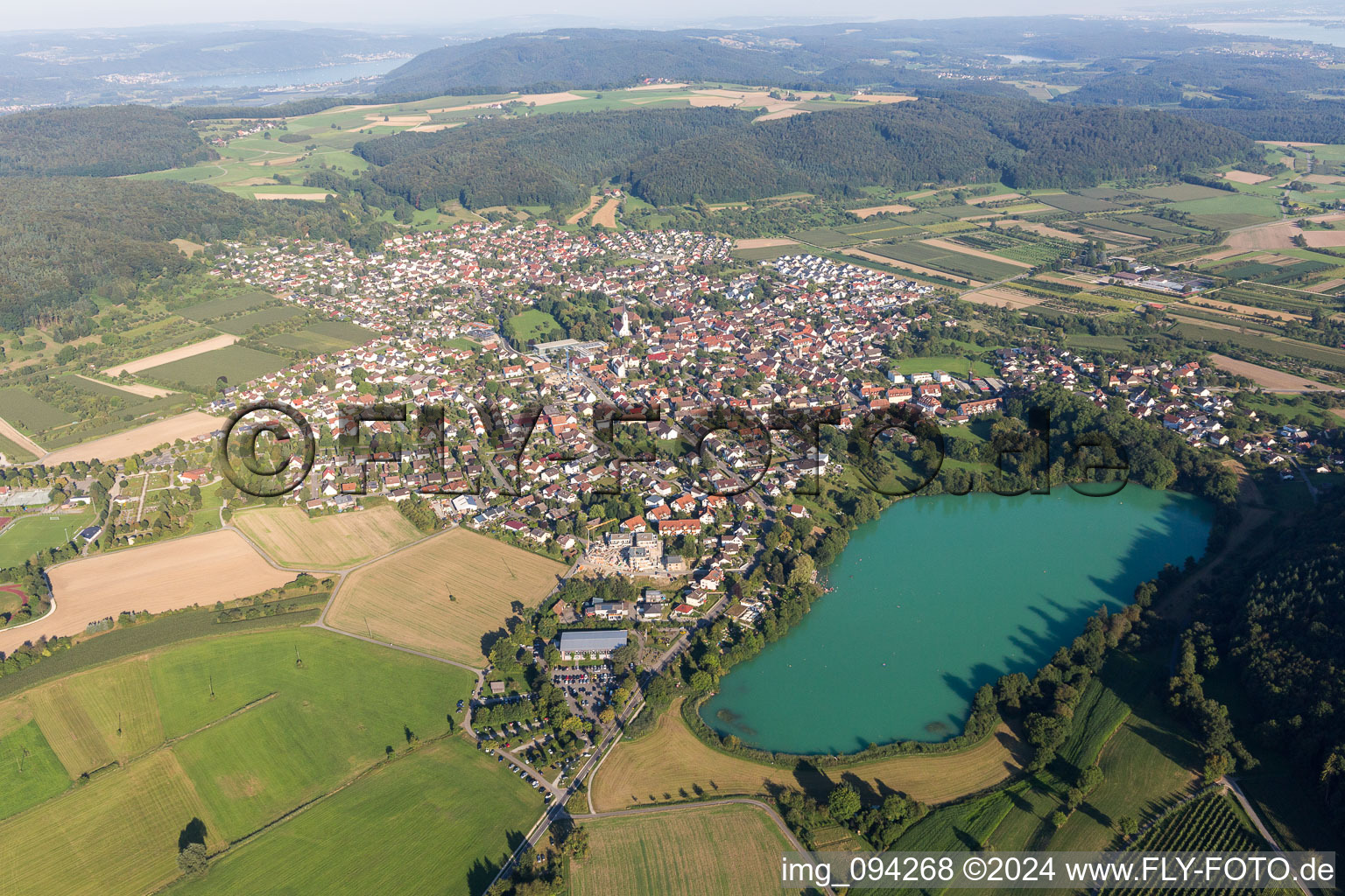 Vue aérienne de Zones riveraines du lac Steisslinger See à Steißlingen dans le département Bade-Wurtemberg, Allemagne