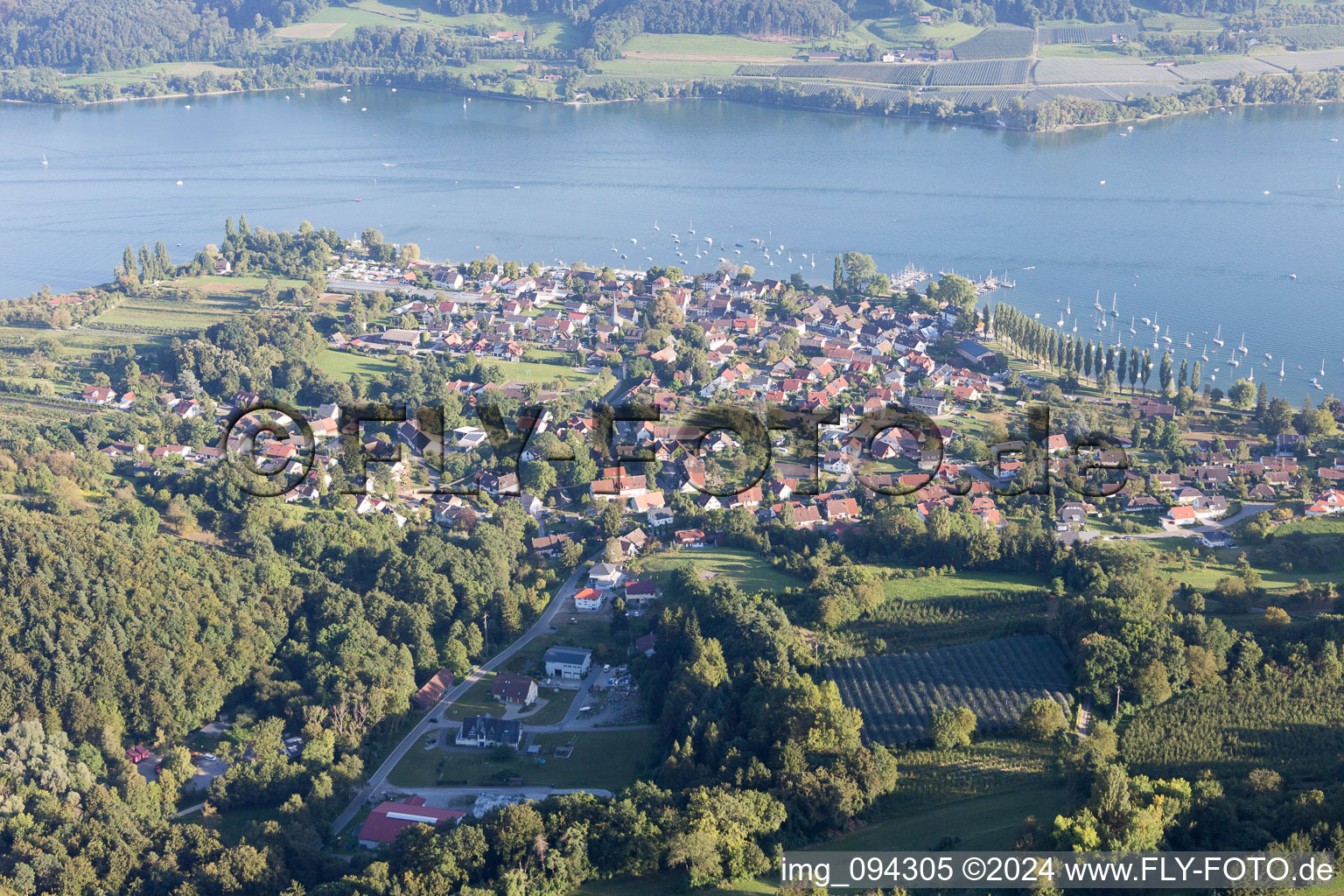 Vue aérienne de Du nord à le quartier Wangen in Öhningen dans le département Bade-Wurtemberg, Allemagne