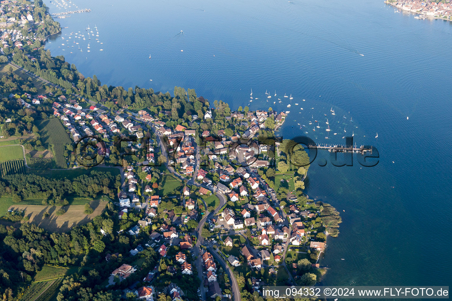 Vue aérienne de Zones riveraines du lac de Constance à le quartier Hemmenhofen in Gaienhofen dans le département Bade-Wurtemberg, Allemagne