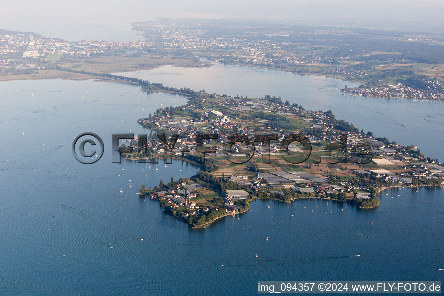 Vue aérienne de Île Reichenau sur l'Untersee à Reichenau dans le département Bade-Wurtemberg, Allemagne