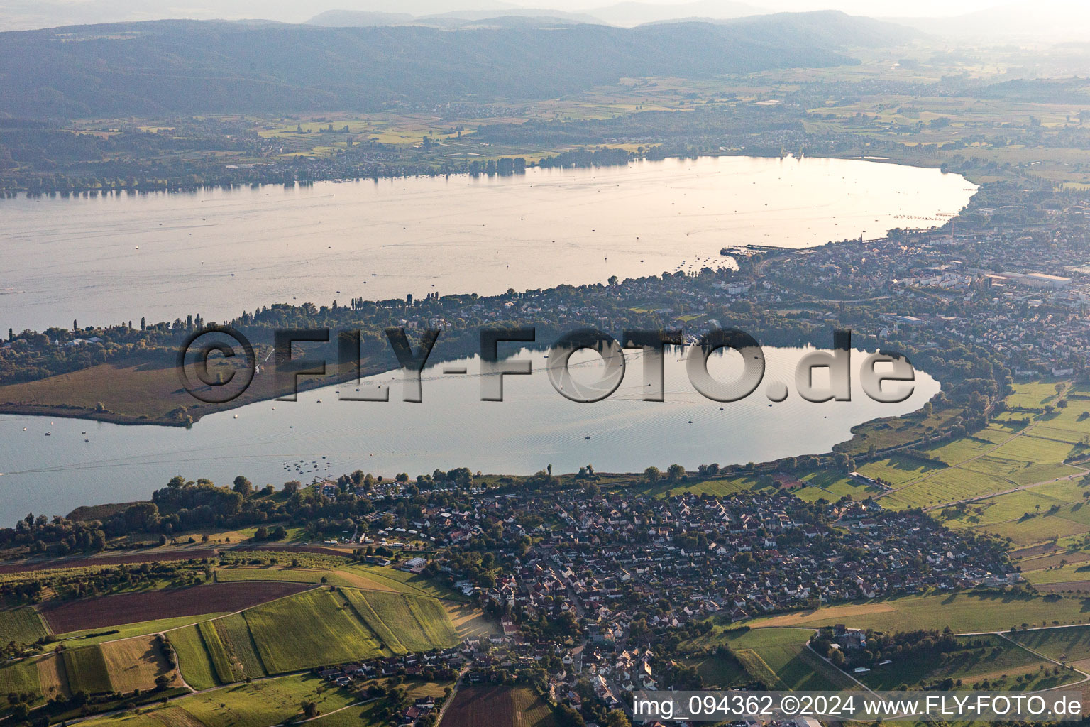 Vue aérienne de Radolfzell à Radolfzell am Bodensee dans le département Bade-Wurtemberg, Allemagne