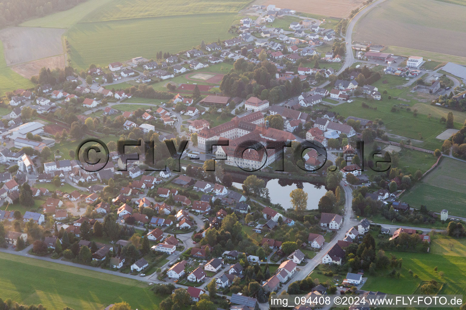 Vue aérienne de Monastère Wald à Wald dans le département Bade-Wurtemberg, Allemagne