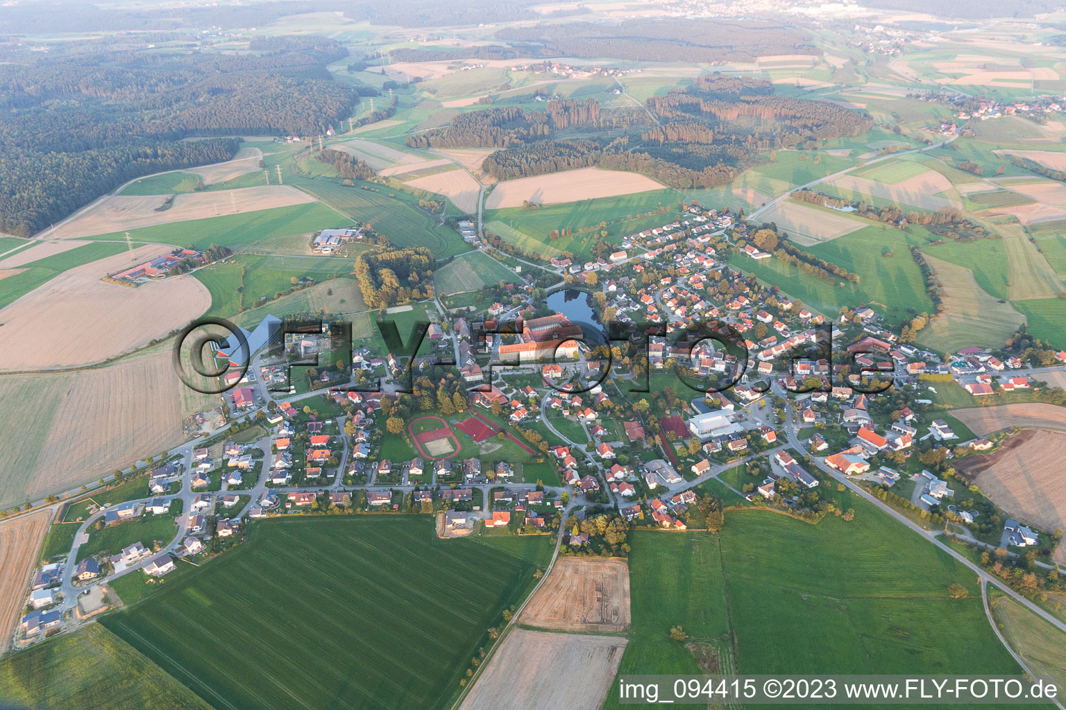 Enregistrement par drone de Wald dans le département Bade-Wurtemberg, Allemagne
