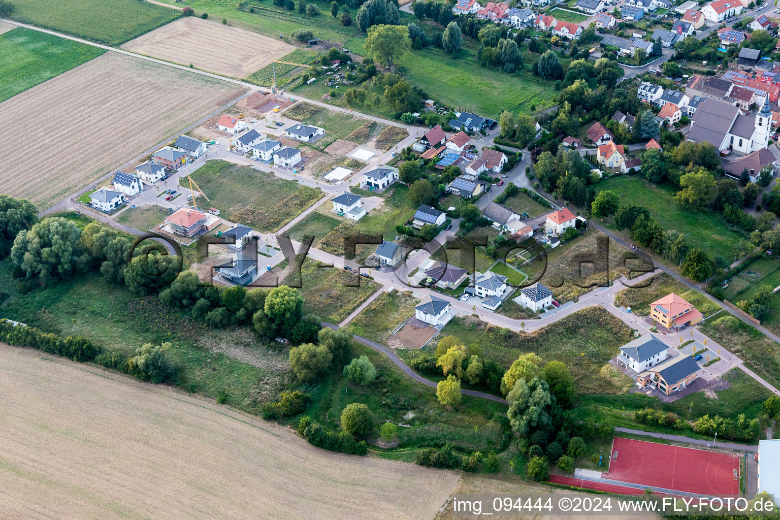 Enregistrement par drone de Offenbach an der Queich dans le département Rhénanie-Palatinat, Allemagne