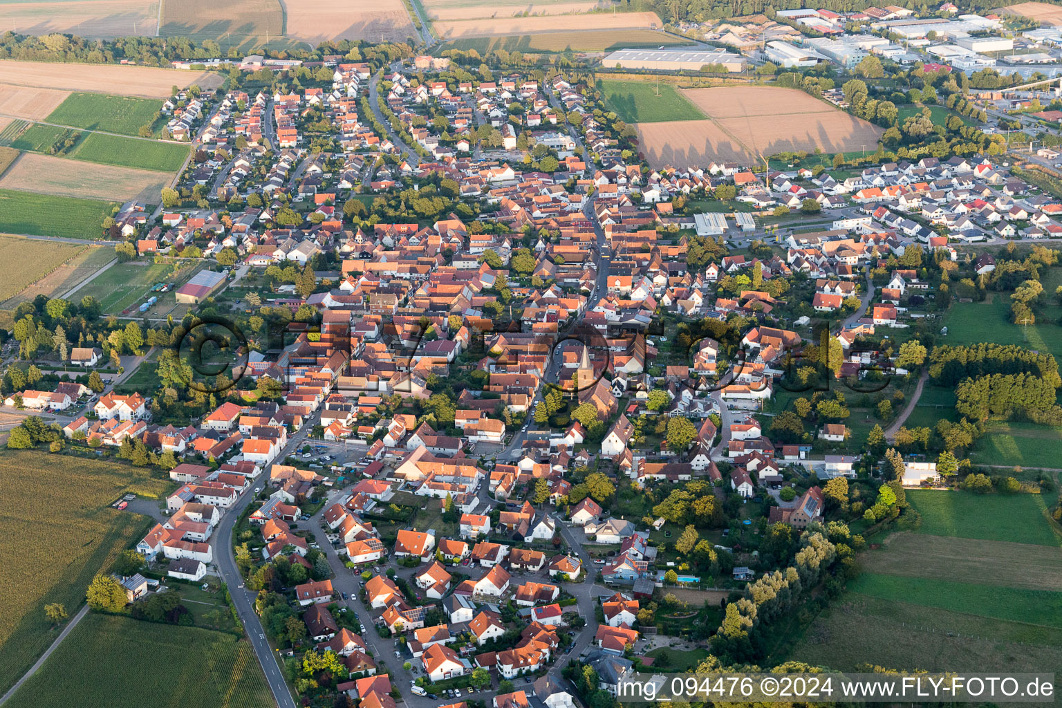 Rohrbach dans le département Rhénanie-Palatinat, Allemagne vue d'en haut