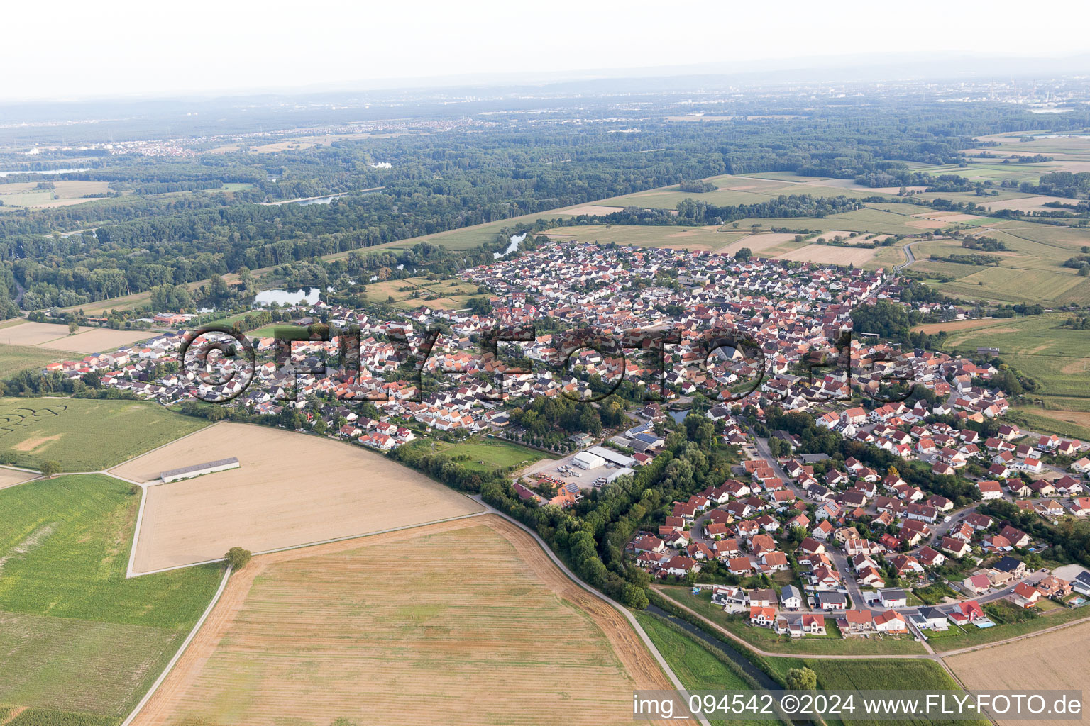 Leimersheim dans le département Rhénanie-Palatinat, Allemagne vue du ciel