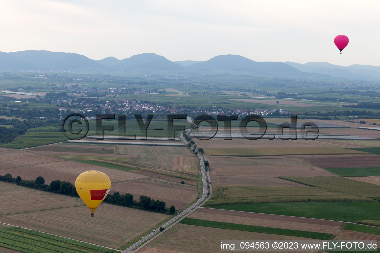 Vue aérienne de Quartier Herxheim in Herxheim bei Landau/Pfalz dans le département Rhénanie-Palatinat, Allemagne
