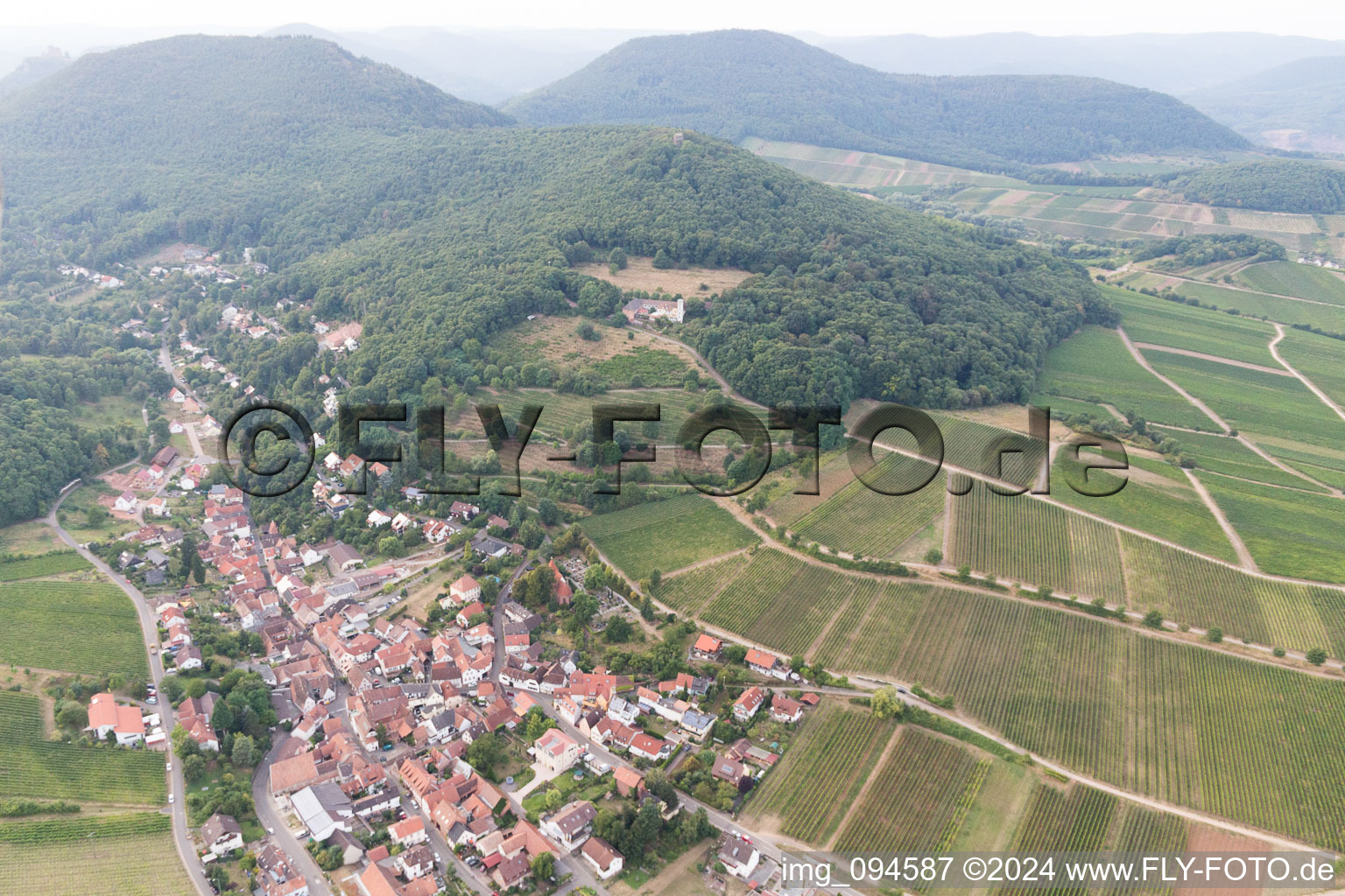 Image drone de Leinsweiler dans le département Rhénanie-Palatinat, Allemagne