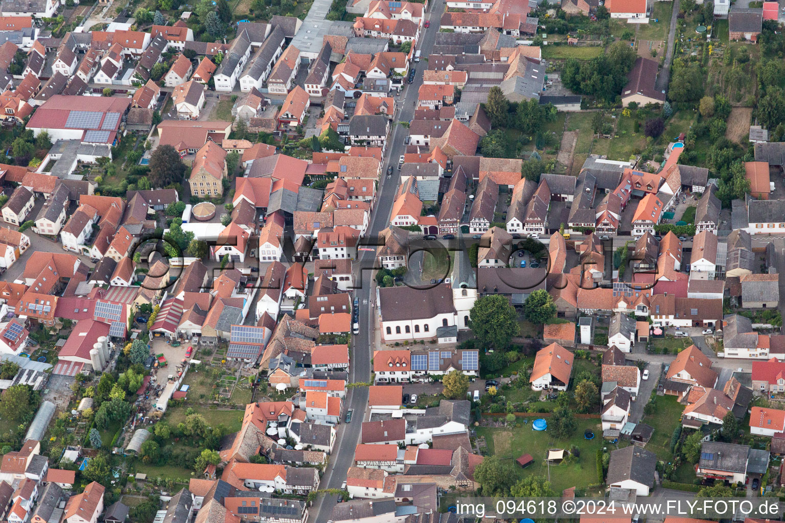 Venningen dans le département Rhénanie-Palatinat, Allemagne depuis l'avion