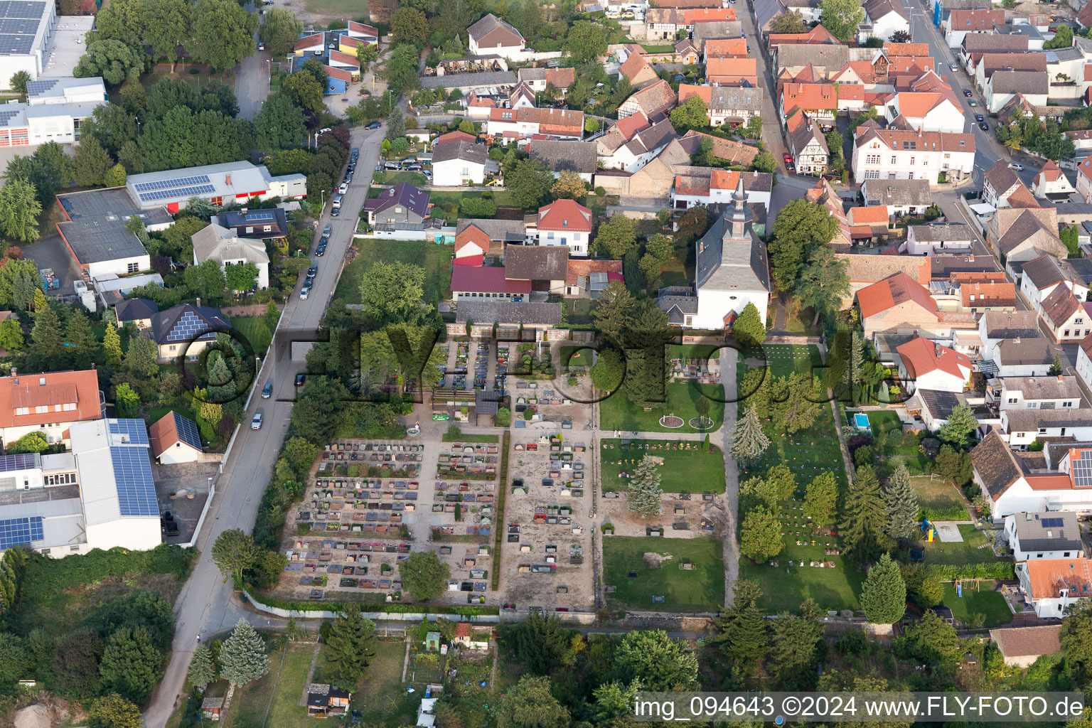 Groß-Rohrheim dans le département Hesse, Allemagne depuis l'avion