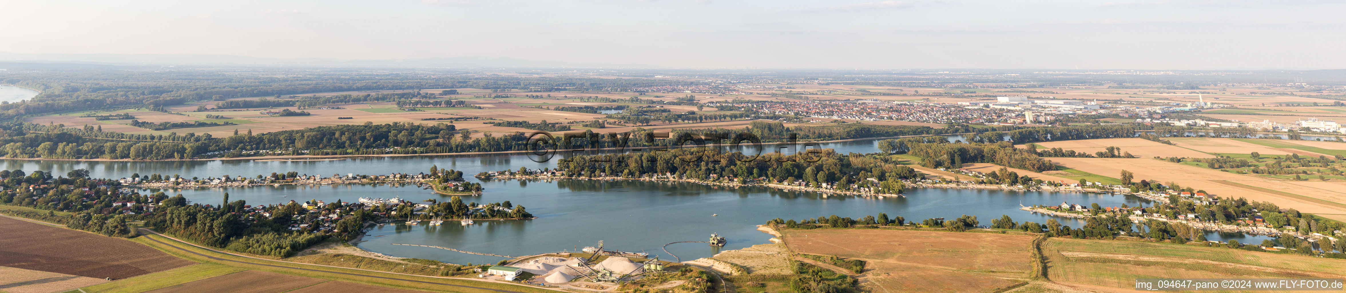 Vue aérienne de Zones côtières en perspective panoramique sur la région du lac de l'Eicher See dans la zone des maisons de week-end de l'Eicher See à Hamm Am Rhein à Eich dans le département Rhénanie-Palatinat, Allemagne