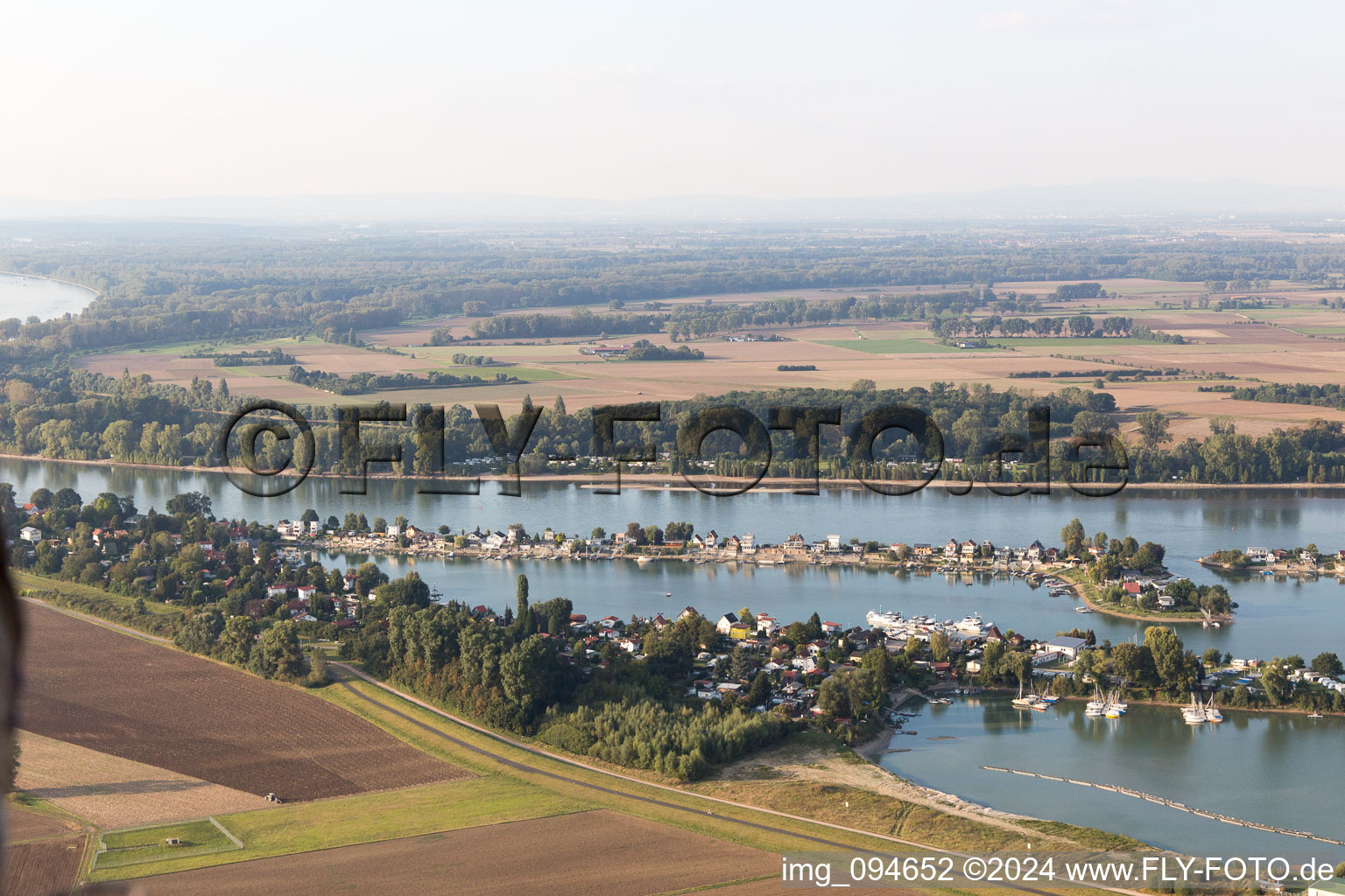 Zone de maisons de week-end Eicher See à Hamm Am Rhein à Eich dans le département Rhénanie-Palatinat, Allemagne hors des airs