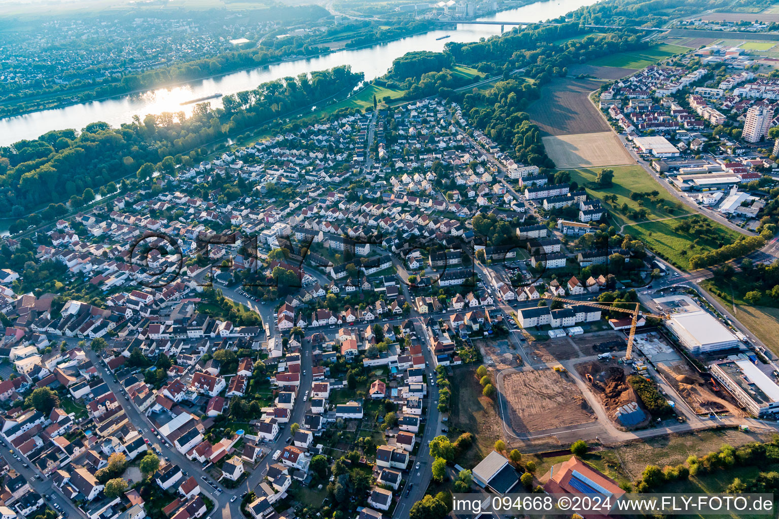 Vue aérienne de Ginsheim-Gustavsburg dans le département Hesse, Allemagne