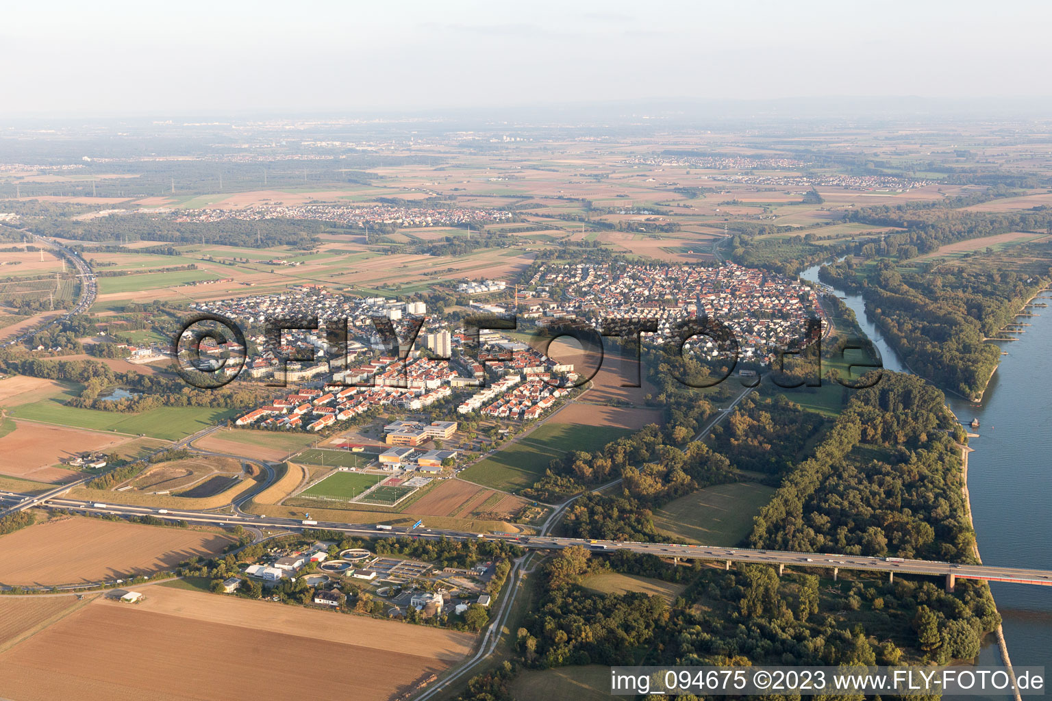 Vue aérienne de Ginsheim à Ginsheim-Gustavsburg dans le département Hesse, Allemagne