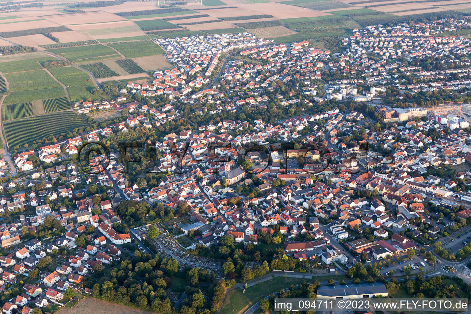 Vue aérienne de Nieder-Olm dans le département Rhénanie-Palatinat, Allemagne