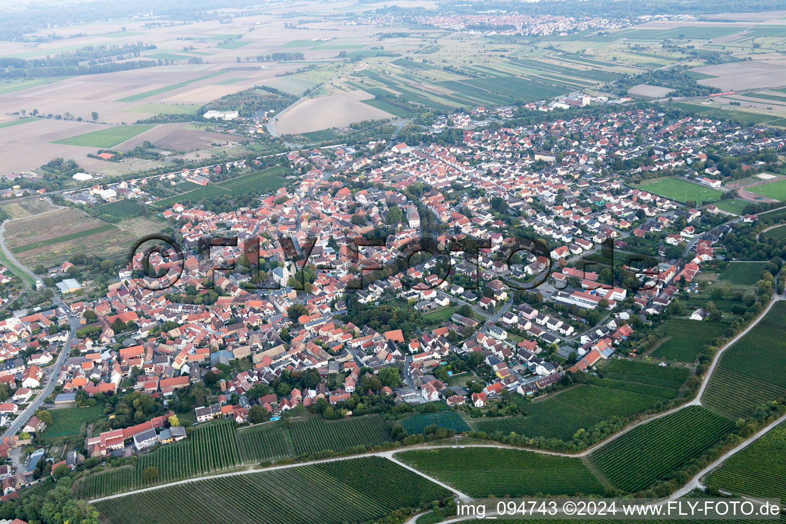 Guntersblum dans le département Rhénanie-Palatinat, Allemagne vue du ciel