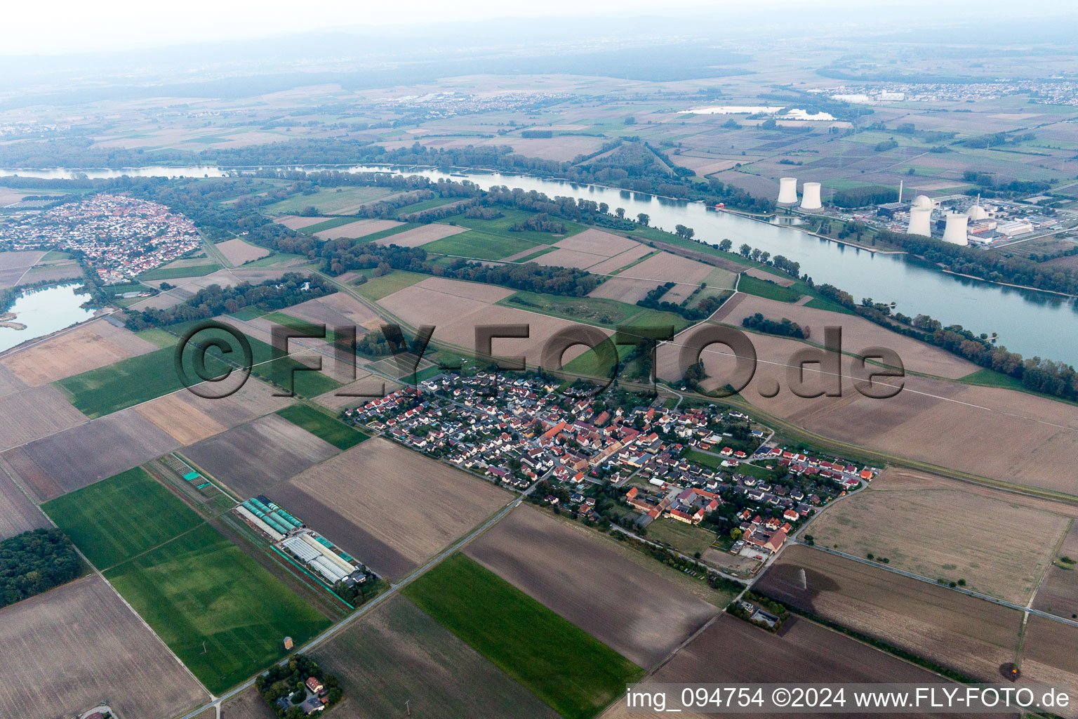 Quartier Ibersheim in Worms dans le département Rhénanie-Palatinat, Allemagne d'en haut