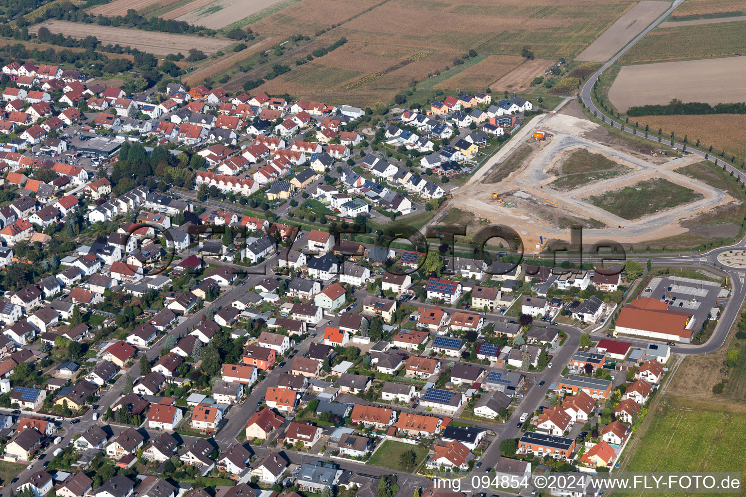 Vue aérienne de Développement d'une nouvelle zone de développement sur le Kesselring à le quartier Liedolsheim in Dettenheim dans le département Bade-Wurtemberg, Allemagne