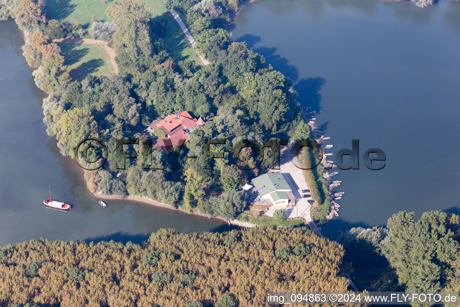 Vue aérienne de Restaurant L'Île Rott sur le Rhin à Linkenheim-Hochstetten dans le département Bade-Wurtemberg, Allemagne