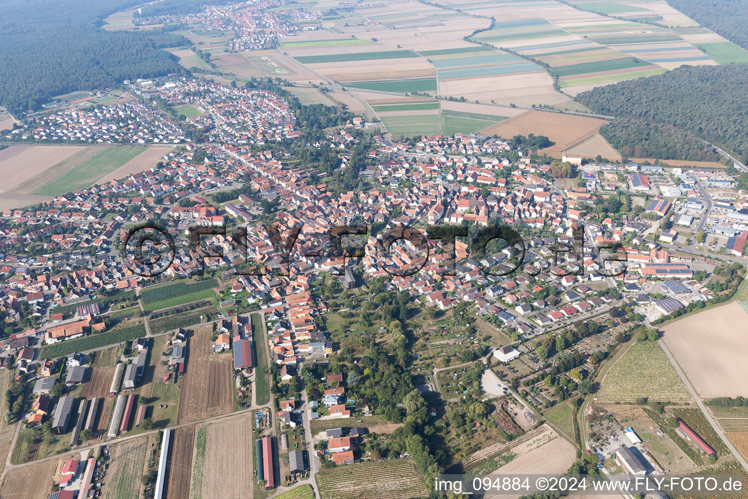 Rheinzabern dans le département Rhénanie-Palatinat, Allemagne vue d'en haut