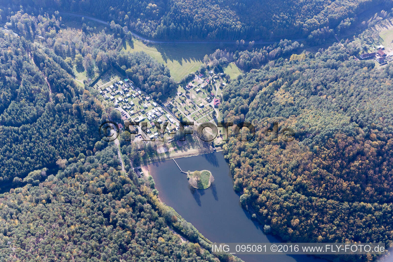 Vue aérienne de Camping de Fleckenstein à Lembach dans le département Bas Rhin, France