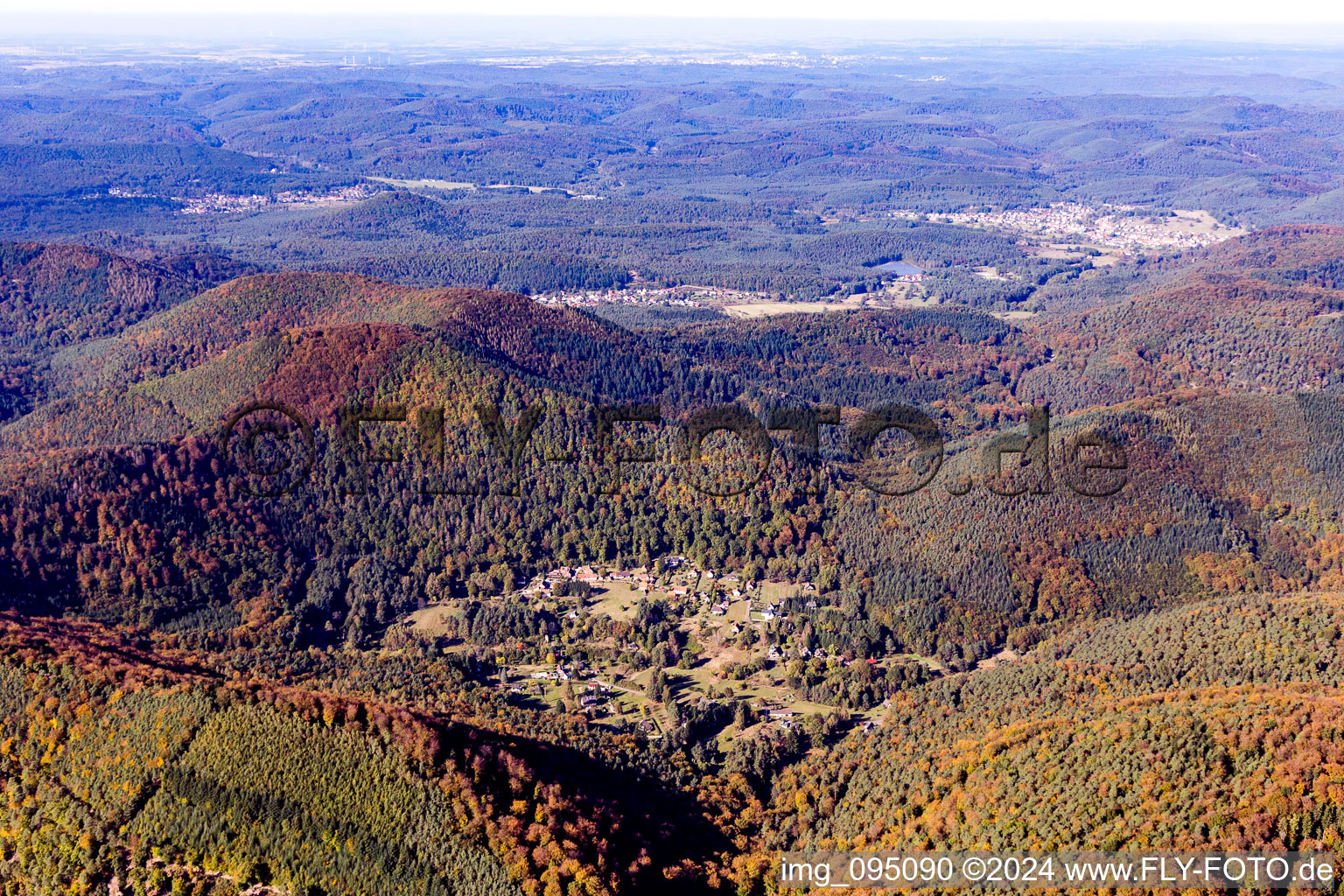 Vue aérienne de Wengelsbach à Niedersteinbach dans le département Bas Rhin, France