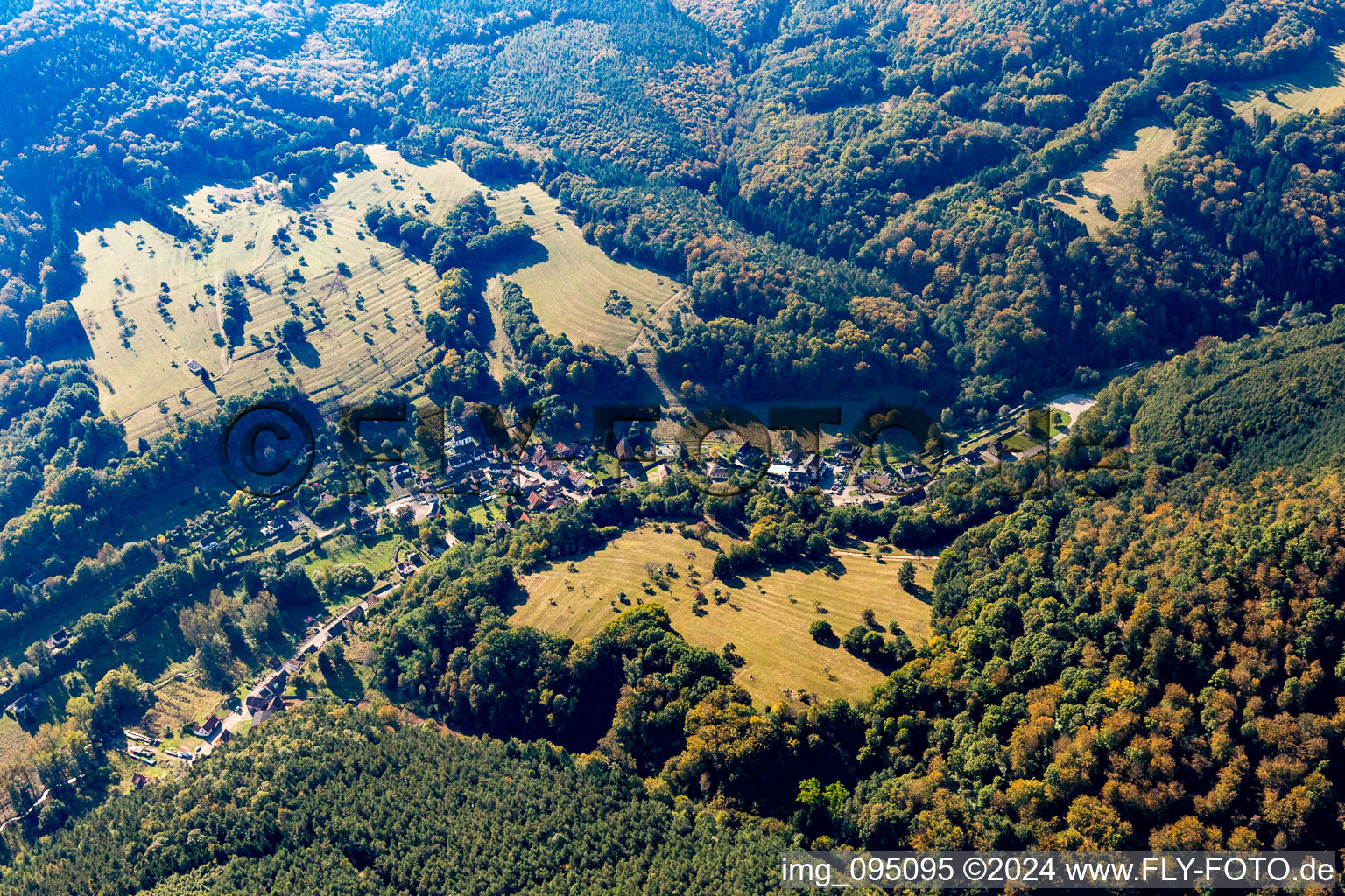 Niedersteinbach dans le département Bas Rhin, France hors des airs