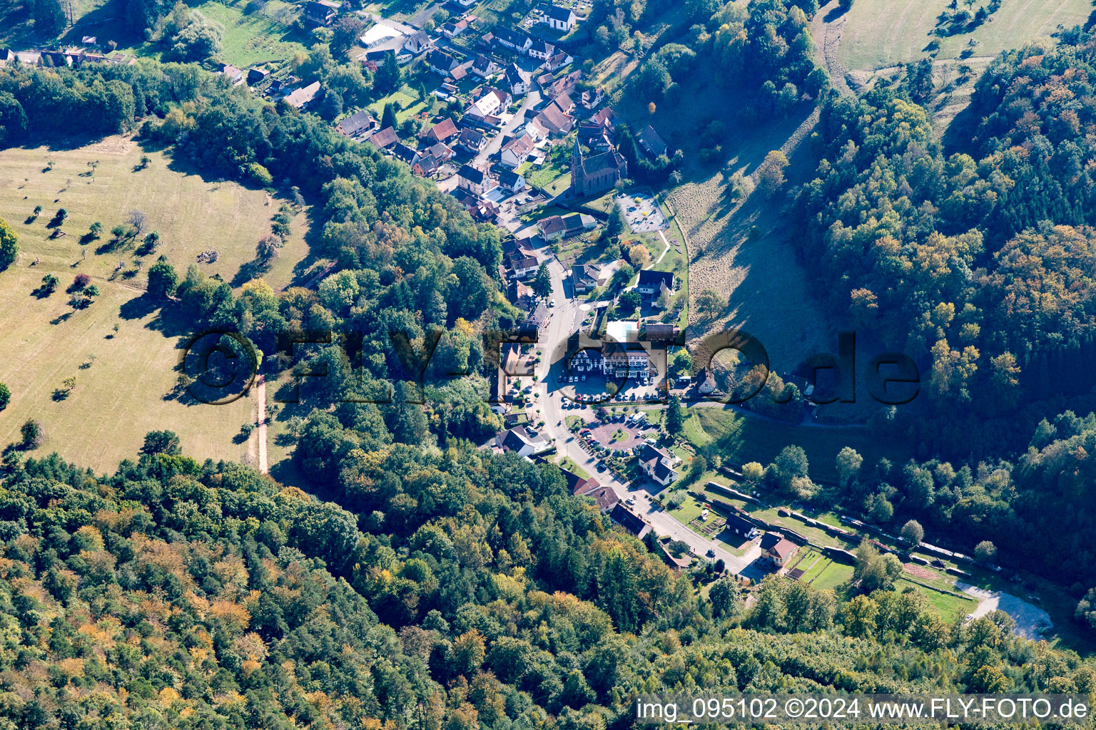 Enregistrement par drone de Niedersteinbach dans le département Bas Rhin, France