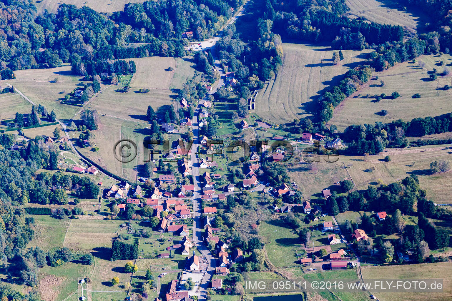 Obersteinbach dans le département Bas Rhin, France d'en haut