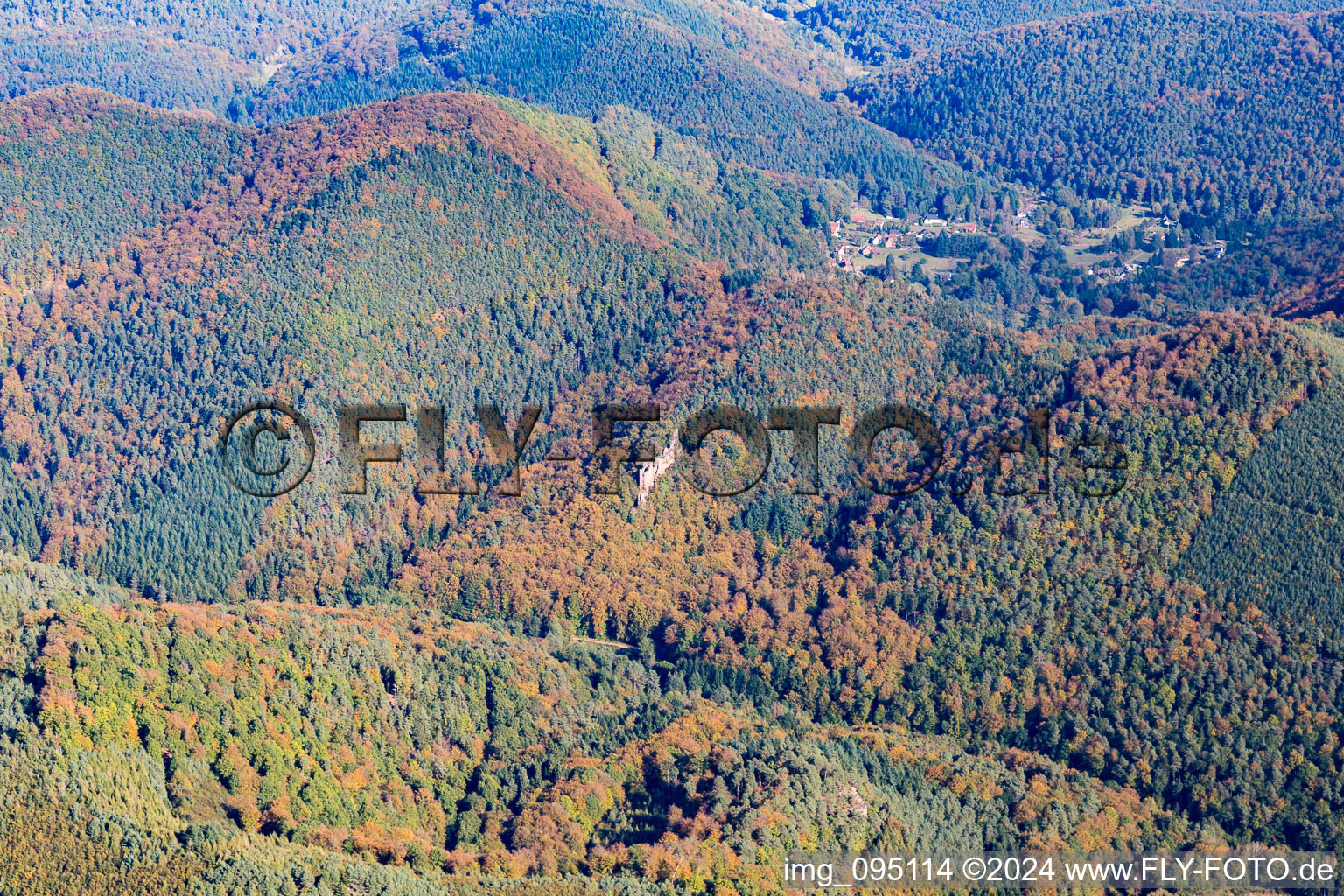 Dambach dans le département Bas Rhin, France vue du ciel