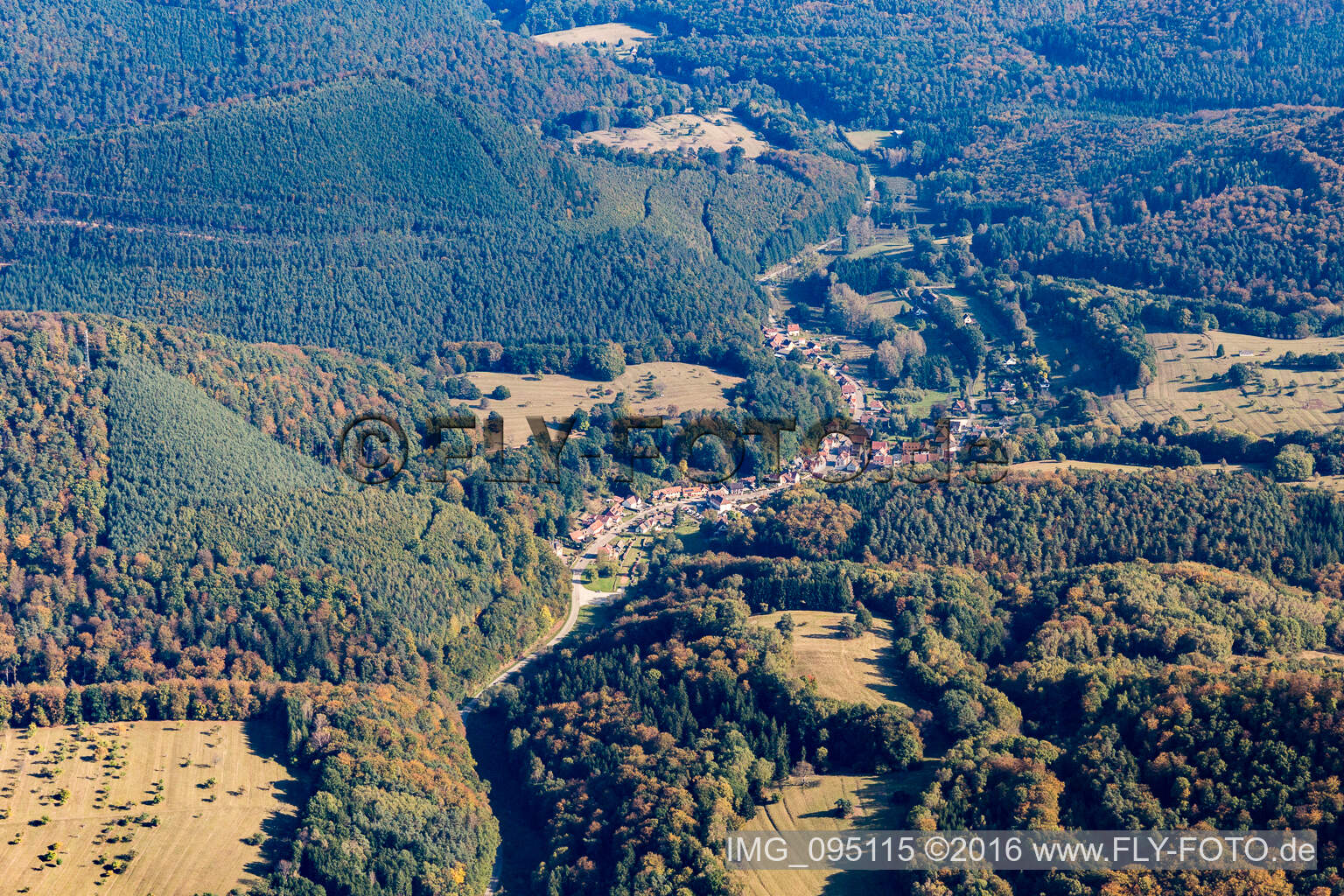 Niedersteinbach dans le département Bas Rhin, France d'un drone