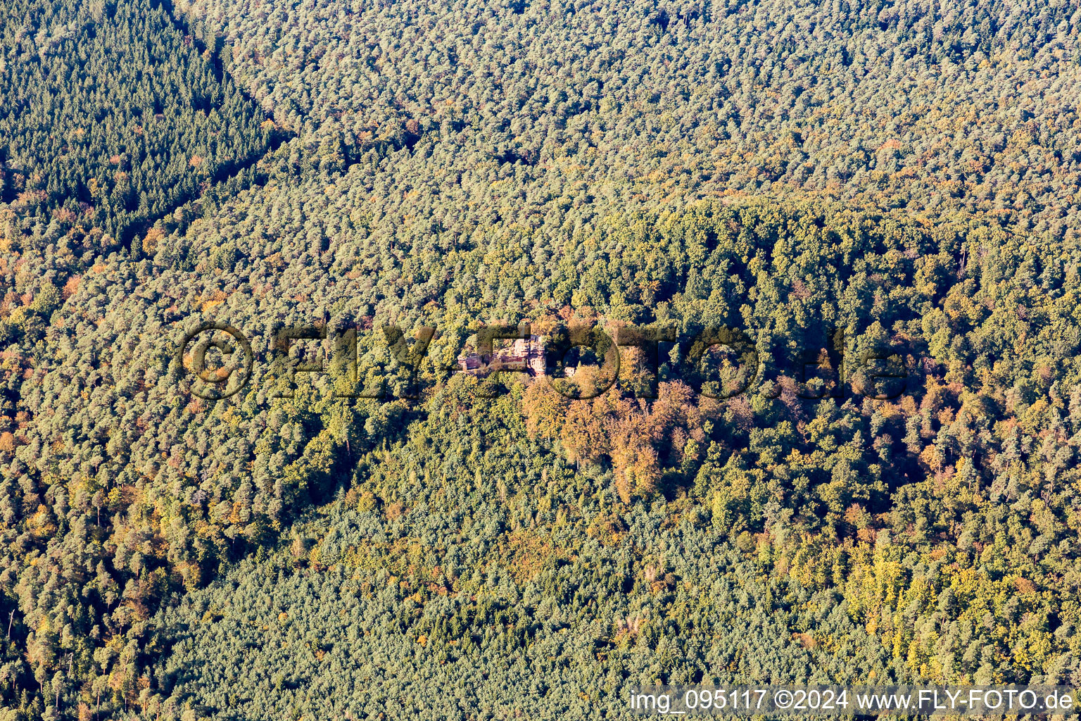 Obersteinbach dans le département Bas Rhin, France depuis l'avion