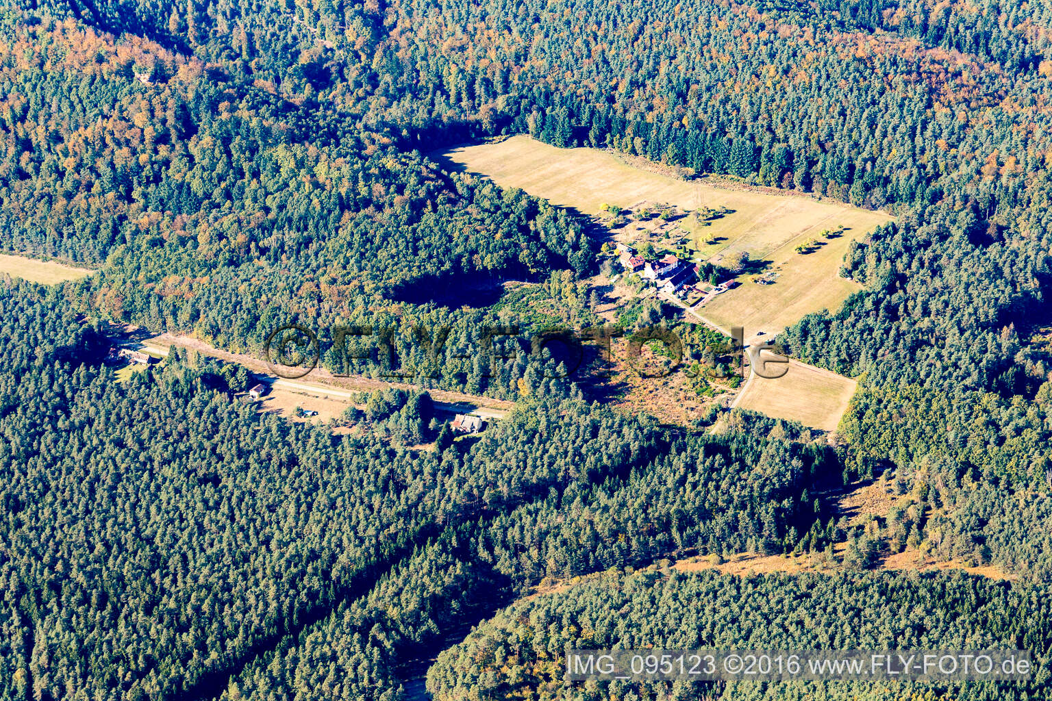 Photographie aérienne de Sturzelbronn dans le département Moselle, France