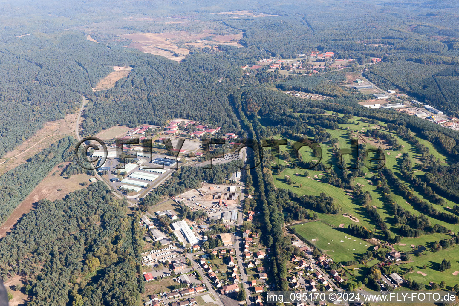 Vue d'oiseau de Bitche dans le département Moselle, France