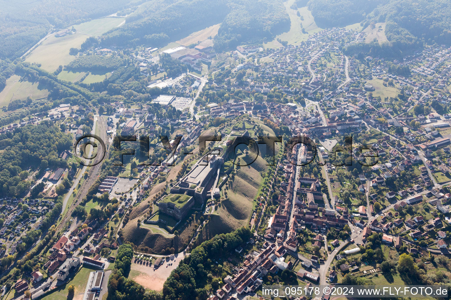 Photographie aérienne de Bitche dans le département Moselle, France